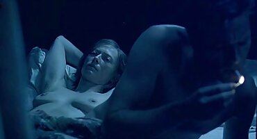 Nhỏ brunette cho đẹp blo. cô ấy phim xx vung trom cho mình trong đít