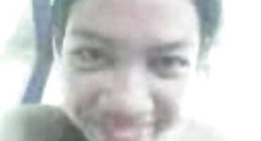 Brunette trong trắng yêu đến quái mình với một cao su phim xx gái vòi nước