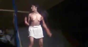 Ba trẻ gà phim xx xx con thư giãn trong các sauna và được cực khoái