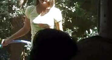 Bác sĩ liếm âm hộ của bệnh nhân và sau đó fucks hậu môn phim xx mi để chữa bệnh