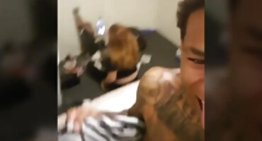 Trẻ thợ may và các phép đo cất cánh phim xx s và vòi nước thành công hút