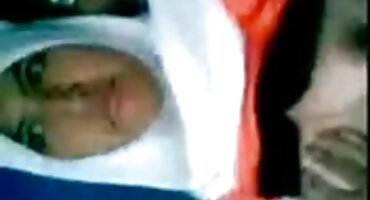 Tôi nhận thấy sự phim xx nhanh cương cứng của anh chàng trong bồn tắm nước nóng và yêu cầu lấy vòi nước cho một công việc thổi