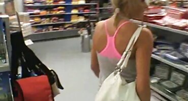 Brunette phim xx 16 tình dục cavalca