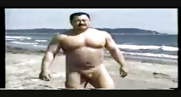 Bạn bè, giúp chúng tôi giải quyết tranh luận: ai trong chúng TA có bộ ngực đẹp nhất? phimxx 3d