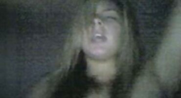 Cô gái không được fucked-cô ấy cởi quần lót của mình phim xx gai dep và đặt phong cách doggy trên đi văng