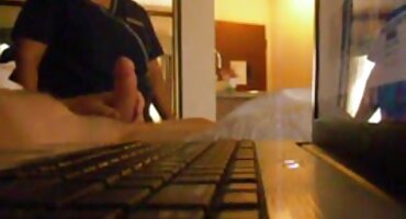 Quyến rũ đồng tính nữ được busted với một phim xx không che dildo